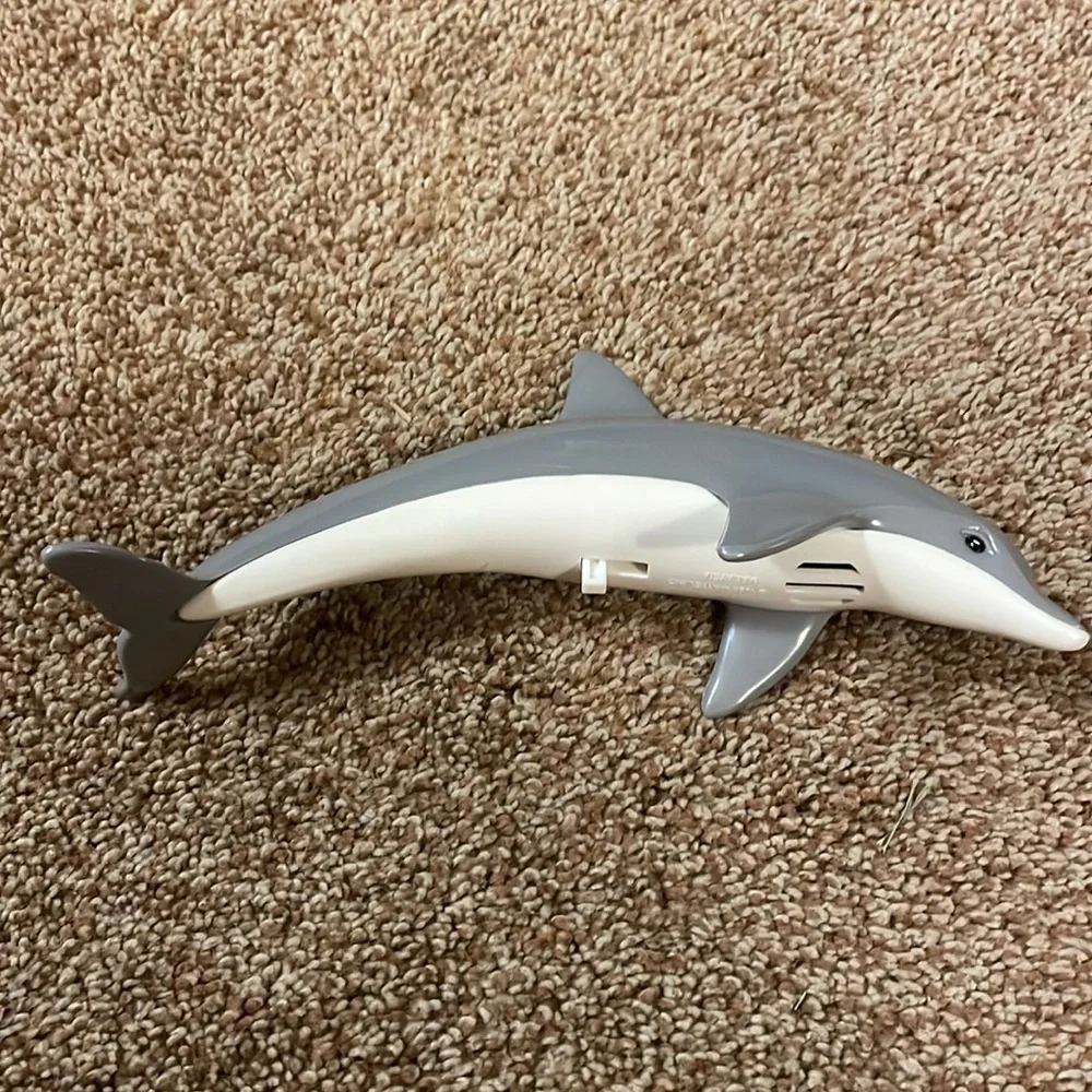 VTG 1994 Baywatch Barbie & 8” Dolphin with talking sounds & accessories